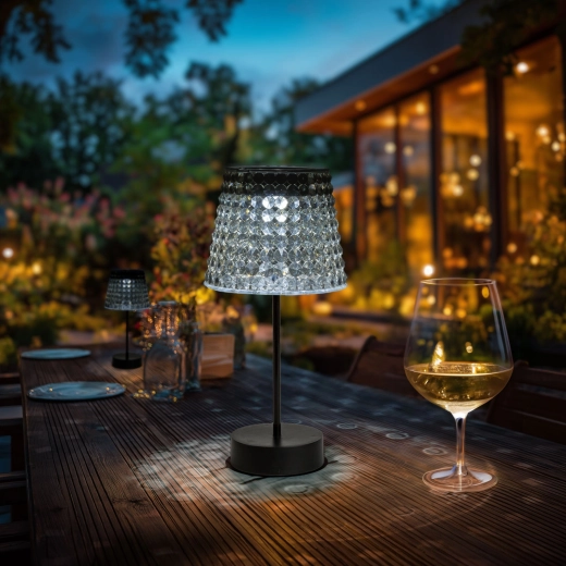 Lámpara de mesa solar dañada con pantalla ahumada y LED blanco frío