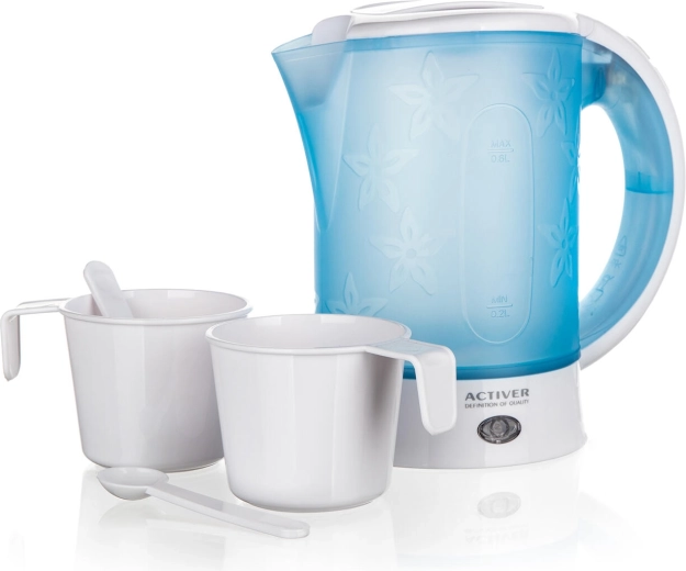 Hervidor eléctrico de viaje de 0,6 l con tazas y cucharillas
