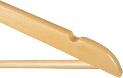 Madera maciza con barniz protector