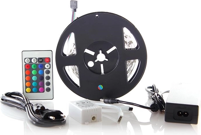 Tira LED RGB Solight de 3 m con mando a distancia y adaptador