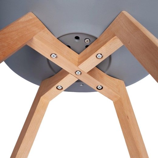 Patas de madera estables con protección del suelo