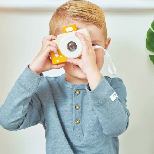 Jugar a ser un pequeño fotógrafo