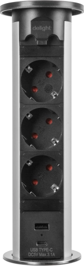 Tres tomas de corriente y carga USB