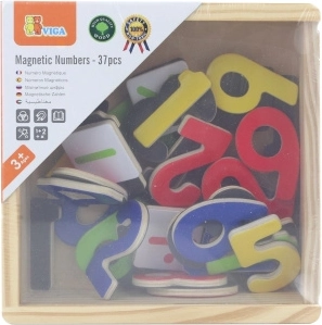 Números magnéticos de madera en caja