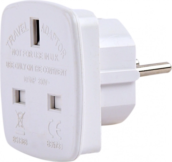Adaptador de alimentación con enchufe polaco y toma británica