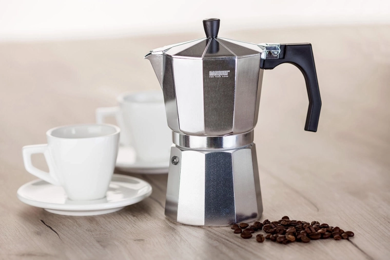 Diseño compacto para 6 tazas