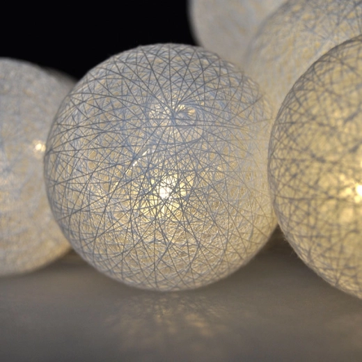 Bolas de algodón para una luz suave y elegante