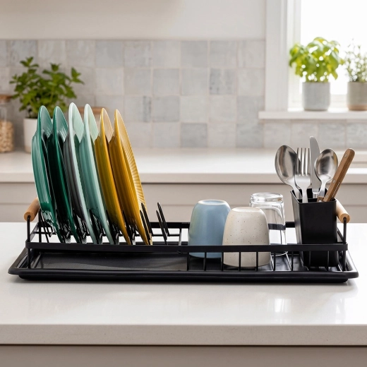 Espacio para hasta 7 platos + espacio para tazas