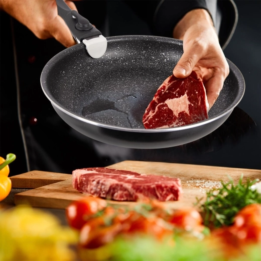 Apta para dorar carne y salteados rápidos