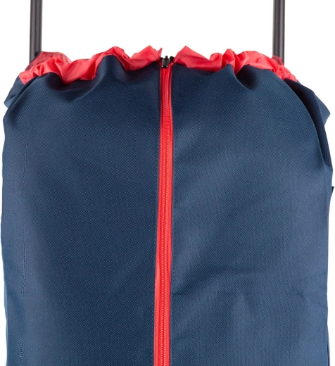 Bolsa espaciosa con acceso fácil