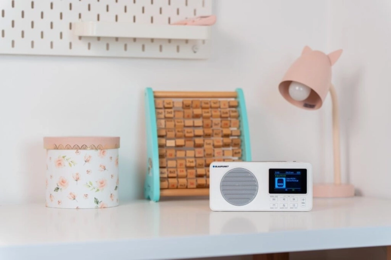 Pantalla a color y Bluetooth