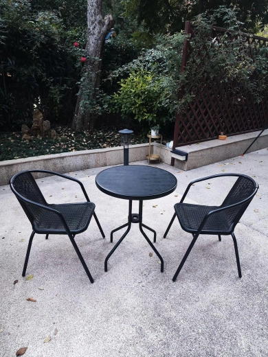 Mesa compacta para balcón y terraza