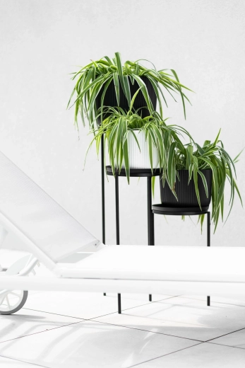 Diseño metálico minimalista para interiores modernos