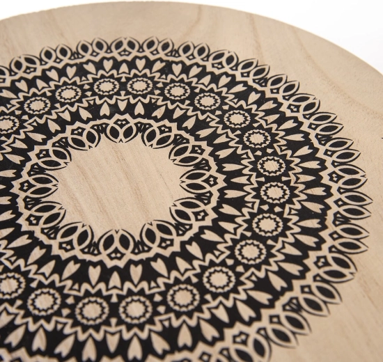 Madera resistente con motivo de mandala