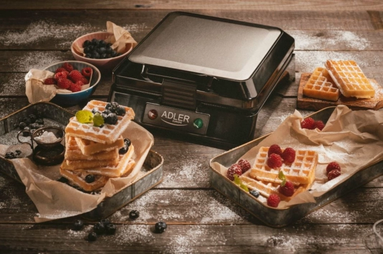Potencia de 1500 W y placas antiadherentes