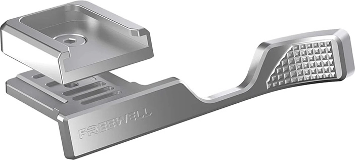 Soporte para el pulgar con cold shoe Freewell para Fujifilm X100VI, plateado