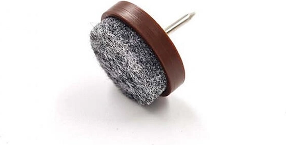 Almohadillas de fieltro con clavo para proteger el suelo 20 mm, marrón (8 uds)