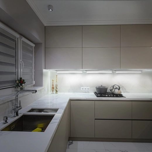 Luz uniforme para la superficie de trabajo de la cocina