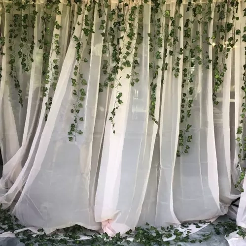 Uso amplio en interiores y también para decoración festiva