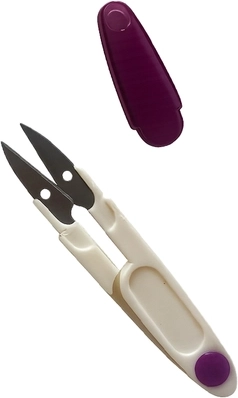 Prácticas tijeras pequeñas con tapa protectora