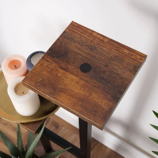 Estantes de calidad con acabado madera