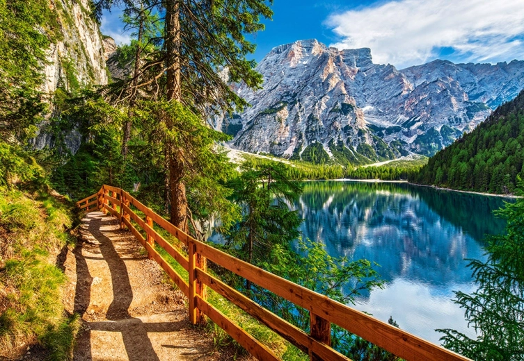 Puzle 1000 piezas lago Braies Italia 68 × 47 cm Castorland