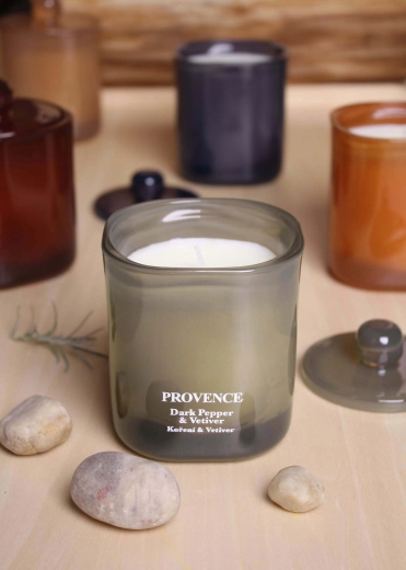 Vela aromática en vaso de cristal Provence pimienta y vetiver 25 horas