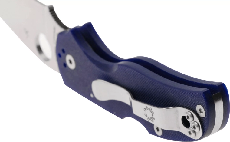 Empuñadura ergonómica G10 y clip de 4 posiciones