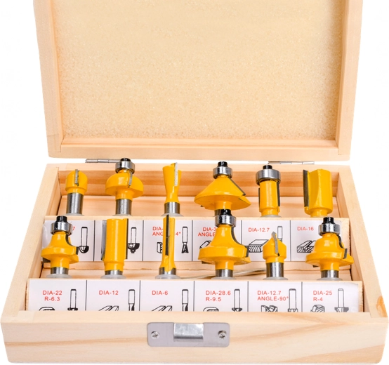 Estuche de madera bien organizado