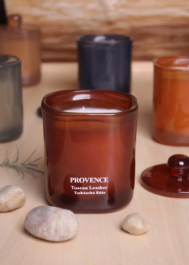 Vela aromática en vaso de vidrio Provence Tuscan leather 25 horas
