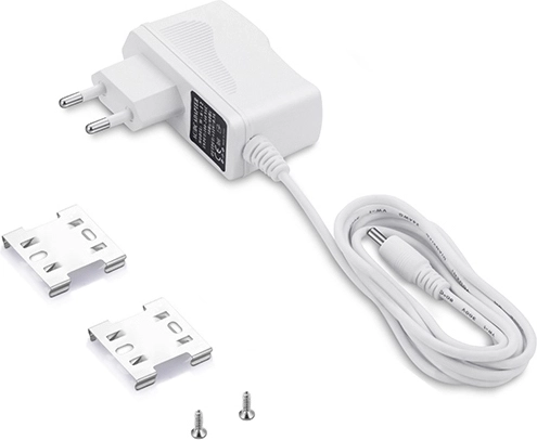 Adaptador de alimentación y accesorios de montaje incluidos en el paquete