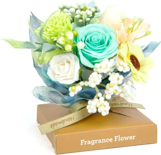 Decoración perfumada de plantas artificiales con rosas