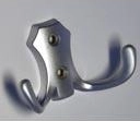 Percha Romana II, cromo mate, 30 × 50 mm