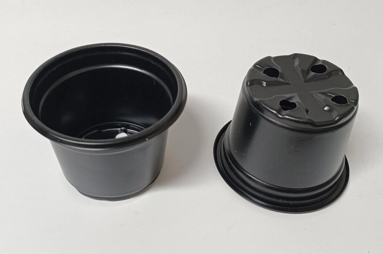 Macetas redondas aligeradas 9,5 cm – set de 10 uds., negras