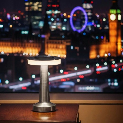 Lámpara de mesa recargable plateada con temperatura de luz ajustable
