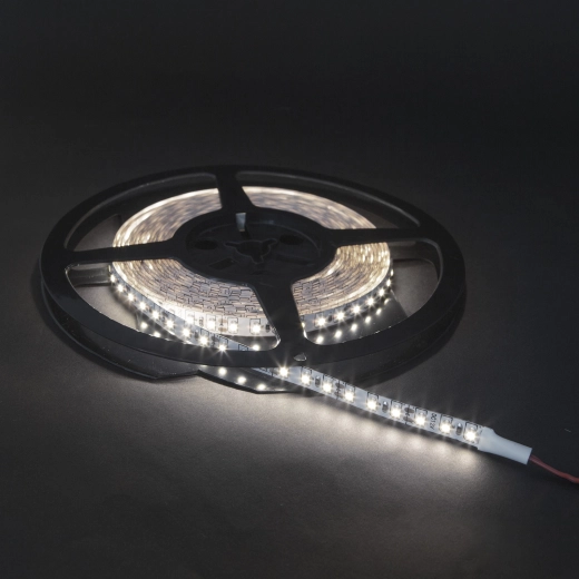 Tira LED con luz blanca fría de 5 m