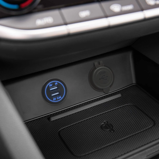 Toma USB dual empotrable para automóvil
