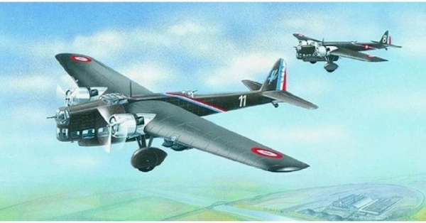 Modelo Amiot 143 a escala 1:72