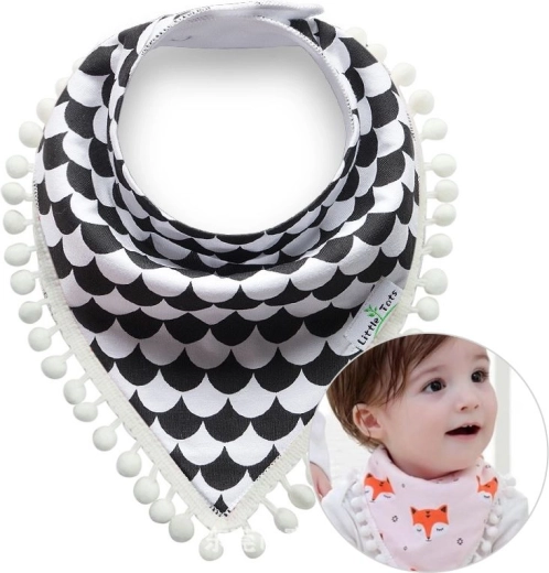 Pañuelo infantil con pompones – estampado en blanco y negro