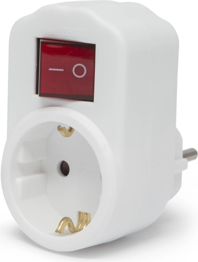 Adaptador con una toma de corriente y un interruptor