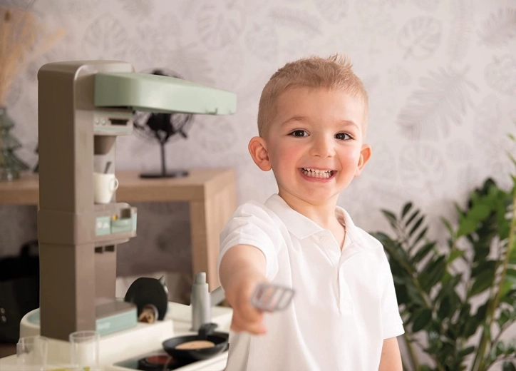 Cafetera integrada y máquina de refrescos