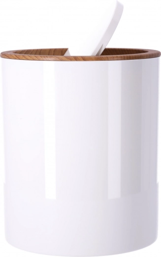 Papelera con tapa basculante para mayor higiene