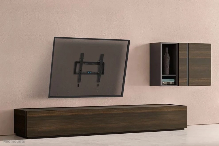 Montaje de perfil bajo: a solo 3,3 cm de la pared