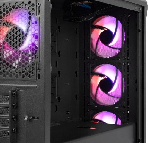 Cuatro ventiladores ARGB silenciosos de 120 mm incluidos