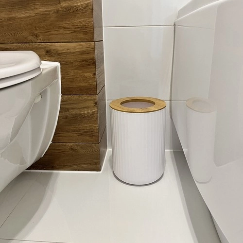 Papelera práctica con abertura amplia