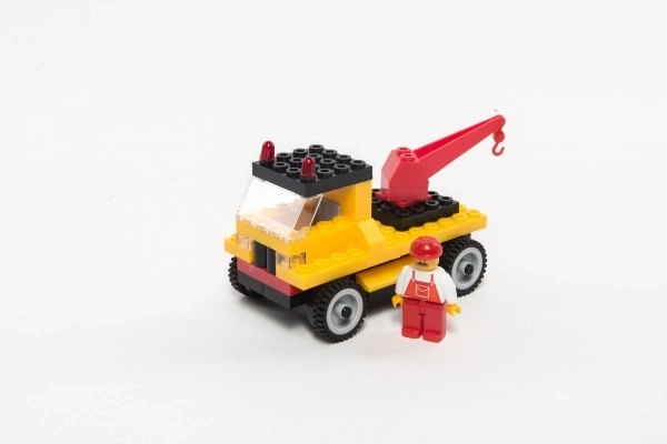 Vehículo de construcción con brazo giratorio