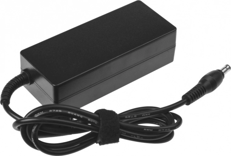 Adaptador compacto con cable práctico