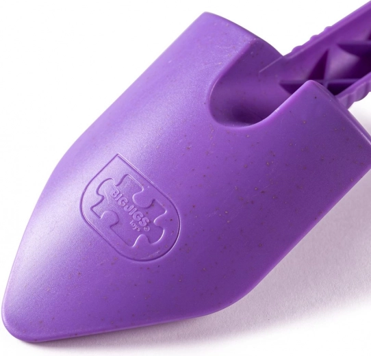 Color morado con logotipo