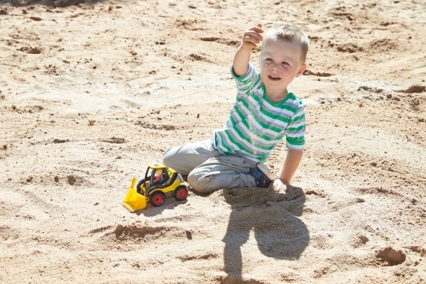 Construcción resistente para jugar en casa y al aire libre