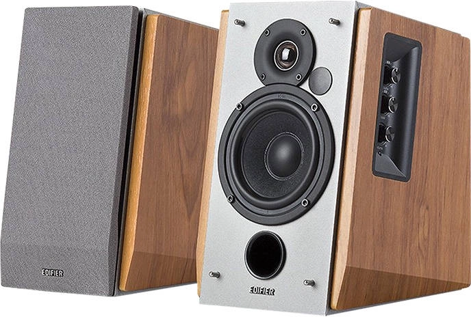 Potencia de 60 W RMS con bass reflex frontal